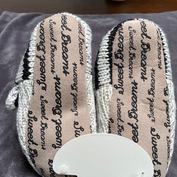 🆕 SO Dog Bootie Slippers - Picture 5 of 12